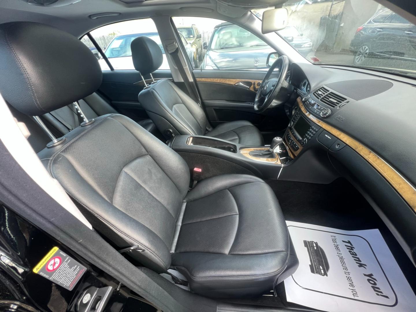 2008 BLACK /Black Leather Mercedes-Benz E-Class E350 Luxury (WDBUF87X48B) with an 3.5L V6 DOHC 24V engine, located at 1018 Brunswick Ave, Trenton, NJ, 08638, (609) 989-0900, 40.240086, -74.748085 - WoW! This Mercedes E-Class is a Black Beauty!! Just Serviced and Detailed and ready for the next driver who will appreciate this vehicle! A real nice Mercedes E 350 4-matic. Financing available - Photo#27